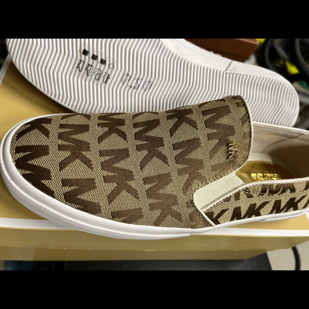 Michael Kors size 9.5 Keaton Slip On